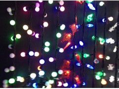 提供经典LED磨砂球泡彩灯串/单颗RGB树上专用灯串