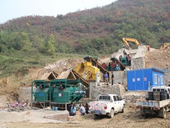 新疆新型铁矿石磁选设备，选贫矿选砂矿干选磁选设备