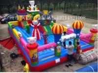 廣州充氣迪士尼城堡價(jià)格杭州大學(xué)重慶游泳池氣墊玩具價(jià)格
