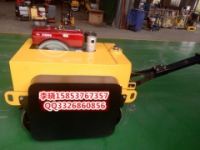 專業(yè)做路面機(jī)械的廠家浩鴻手扶式雙鋼輪壓路機(jī)小區(qū)礫石壓實(shí)機(jī)