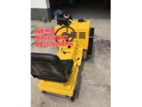 轉(zhuǎn)向靈活浩鴻載人式雙輪軋道機(jī)柴油雙鋼輪震動(dòng)壓地機(jī)報(bào)價(jià)