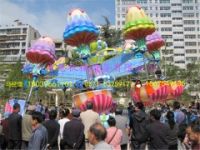 絢麗多彩升降搖頭的游樂設備逍遙水母
