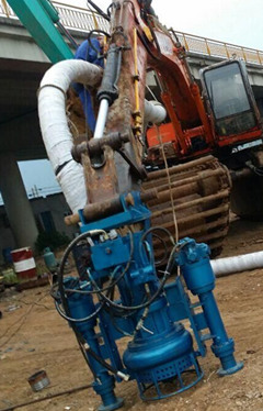 挖机液压渣浆泵安装现场