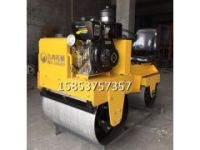 臨江市座駕式小型震動碾 回填土溝渠壓土機廠家直銷