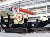 露天采石場(chǎng)選用輪胎式移動(dòng)破碎站效果倍增CQM57