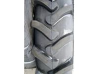 供應(yīng)13.6-38人字花紋農(nóng)用機(jī)輪胎