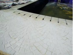 海南三亚亚龙湾彩色压模地坪（扇型）施工中