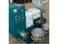 單相電小型榨油機以簡單方便為主安裝簡易適合多種經(jīng)營方式