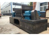 塑料撕碎機以價格較低、體積偏小成為用戶喜愛的設(shè)備